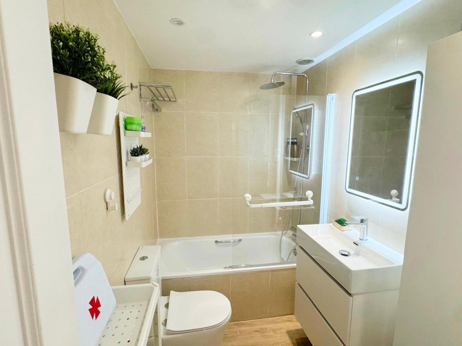 Piso Con Piscina Cerca Del Aeropuerto By Bebalmy Apartamento