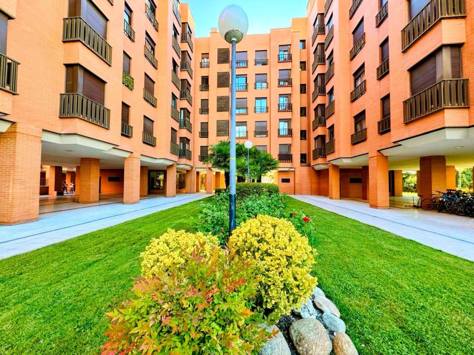 Piso Con Piscina Cerca Del Aeropuerto By Bebalmy Apartamento Madrid